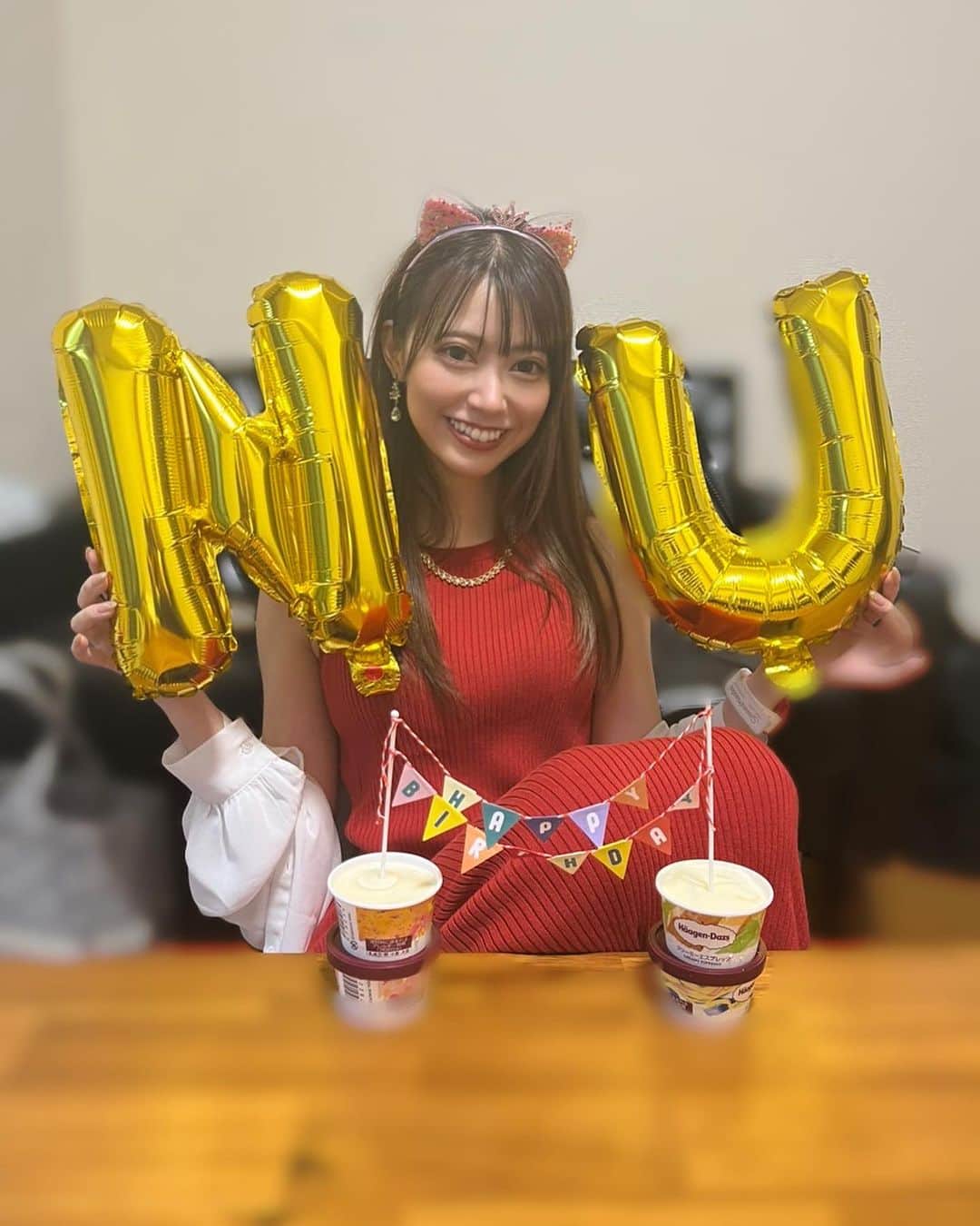 のインスタグラム：「ニコハピぬんちゃ☀️ 昨日は大好きなメンツと タコパーのはずが、お誕生日も兼ねられてた🎂✨🐙 タコパも数年ぶりに やったけどめっちゃ楽しい＆永遠と食べれたね( ՞. ̫.՞)✨️ - だいすきすぎる🩷 みんなありがとうദ്ദി ˃ ᵕ ˂ ) - 今年はなんかたくさんお誕生日会があって最初で最後なのかなーっとひしひしと大事に噛み締めてる。 - さ！今日はこれから イベントよー❣️ 応援駆けつけてくれたらうれしいぬ💕 -」