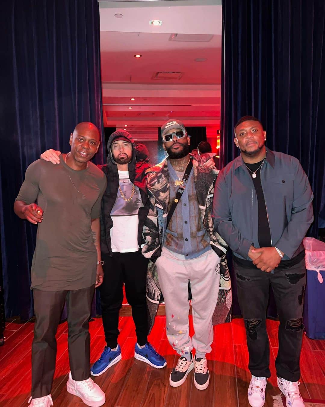 エミネムさんのインスタグラム写真 - (エミネムInstagram)「Me @royceda59 & @iamdenaun had 2 pull up on @davechappelle tonight in Detroit at @littlecaesarsarena UNreal!!!!」9月10日 12時03分 - eminem