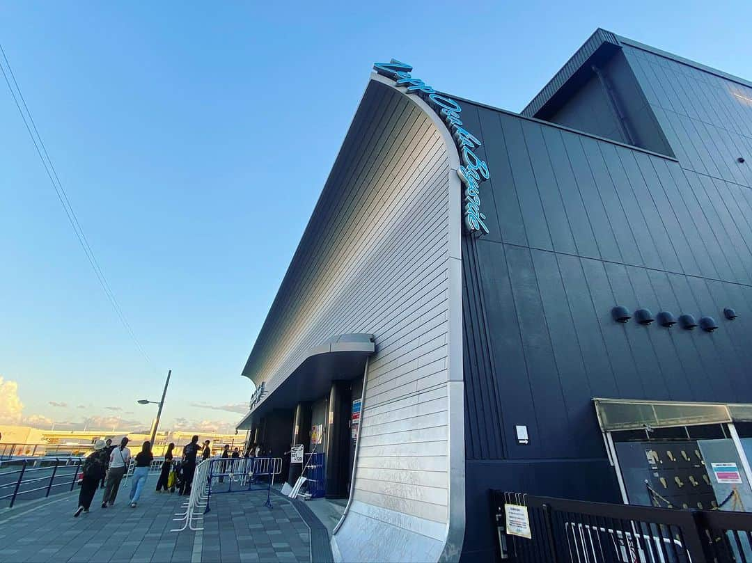 DJ HALさんのインスタグラム写真 - (DJ HALInstagram)「Dogg Run‼︎ 2ndステージ Zepp Osaka🐙  確実に1stステージより リラックスして出来て 楽しめました！ 大阪のパワー半端ねえ🔥 まじでありがとうございました！ Next Tokyo👍🏾  #dobermaninfinity #zepposakabayside  #Live #Doggrun #Saunaもよかった」9月10日 12時07分 - djhal