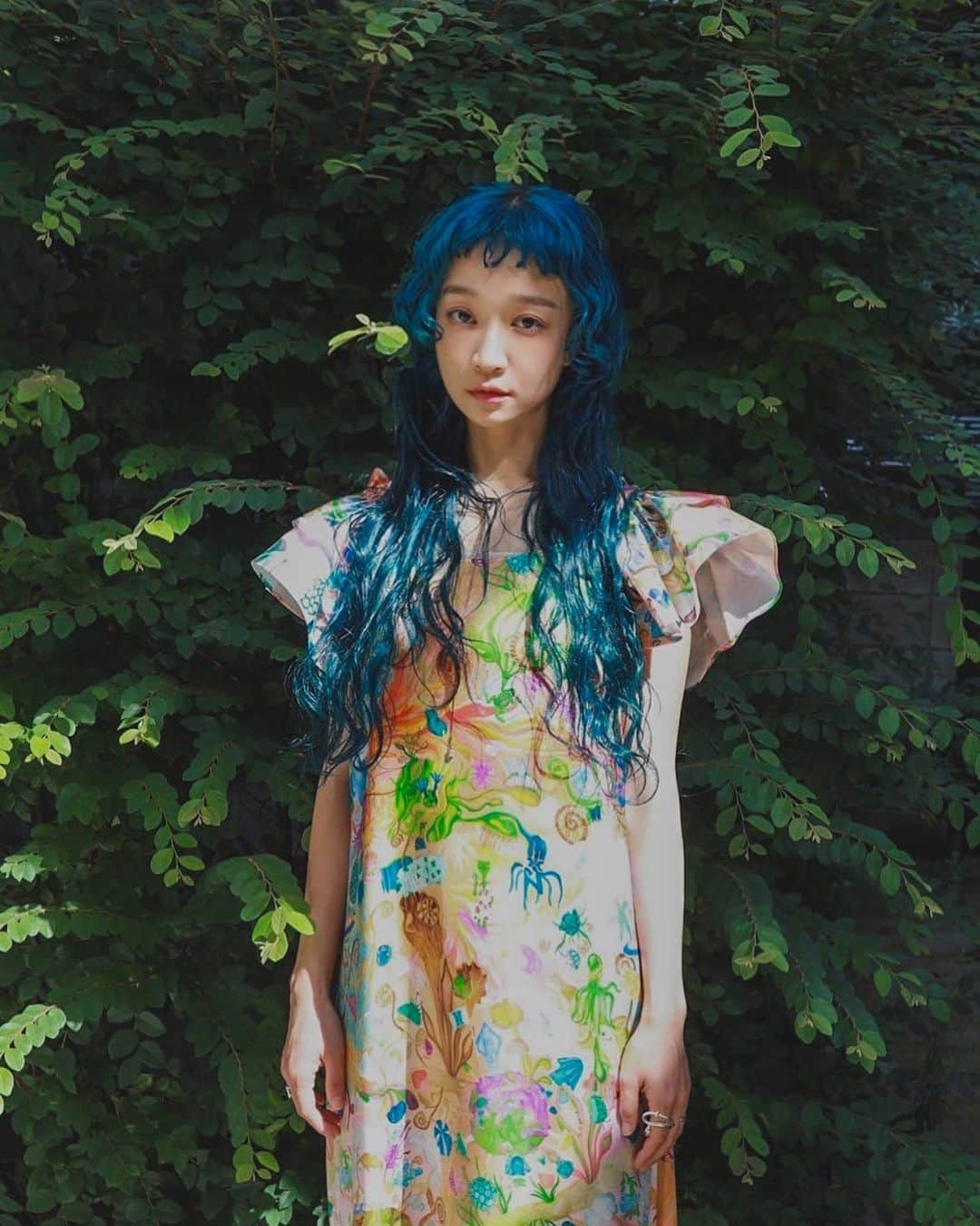 のインスタグラム：「🌱🐋🌼🥀🌞💫🌨☄️🦑  💆🏼‍♀️ @sawaitakuya  👗 @helmstedt_」