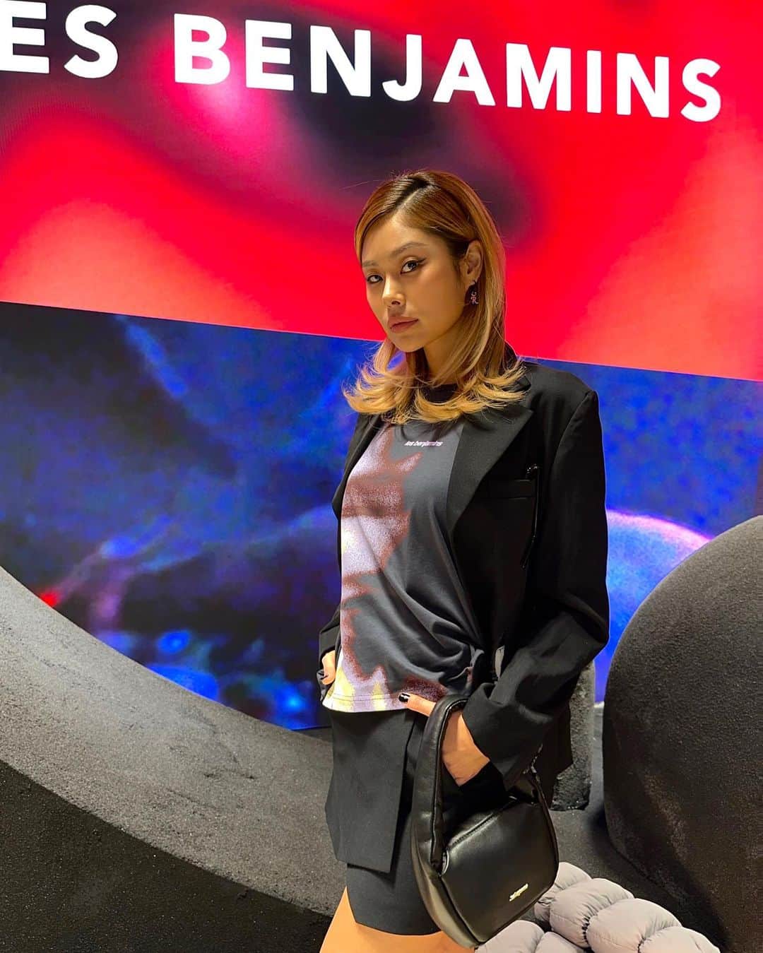 アン・アルムのインスタグラム：「🇰🇷 🤝 🇹🇷 @lesbenjamins (I FLY CARPETS)🧵🪽 @benji @laamvan   #광고 #lesbenjamins #레벤자민 #엠프티」