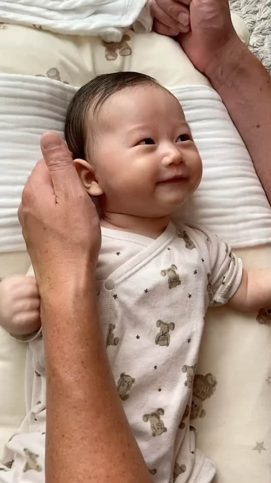 藤田弘輝のインスタグラム：「もう産まれて2ヶ月近いのか。 早いな。 親がいないと何も出来ない時期は今しかなく。 Trying to be present in these precious moments   Love you my little best friend」