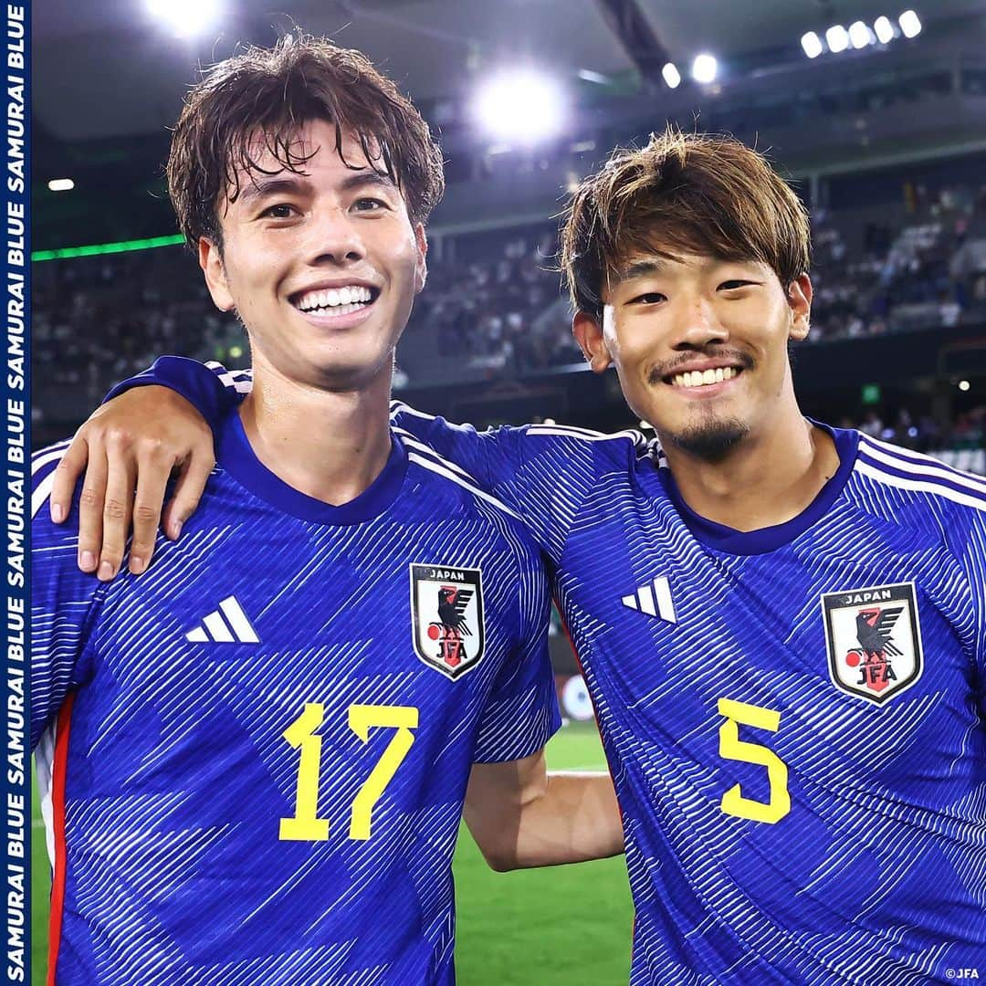 日本サッカー協会さんのインスタグラム写真 - (日本サッカー協会Instagram)「. 【2023.9.10 Photo Report⑤📸】  🏆国際親善試合 🇩🇪ドイツ代表 1-4 SAMURAI BLUE🇯🇵 ⌚️3:45(🇯🇵) 🏟️フォルクスワーゲン・アレーナ(ドイツ)  12 #大迫敬介(GK) 2 #菅原由勢 4 #板倉滉 5 #守田英正 6 #遠藤航(C) 7 #三笘薫 8 #鎌田大地 9 #上田綺世 14 #伊東純也 16 #冨安健洋 21 #伊藤洋輝  𝐒𝐔𝐁🔄 1 #中村航輔(GK) 23 #シュミット・ダニエル(GK) 3 #谷口彰悟 10 #堂安律 11 #古橋亨梧 13 #中村敬斗 15 #伊藤敦樹 17 #田中碧 18 #浅野拓磨 19 #橋岡大樹 20 #久保建英 22 #町田浩樹 24 #森下龍矢 25 #前田大然 26 #毎熊晟矢  監督 #森保一  #夢への勇気を #SAMURAIBLUE」9月10日 12時44分 - japanfootballassociation