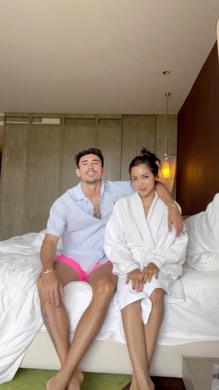 ジェシカ・イスカンダルのインスタグラム：「Makeba indehoy asoi geboy chuyunk @v.andrianto #bali #jedar #viver #forever #love #couple #husbandandwife #bersyukurbahagia」