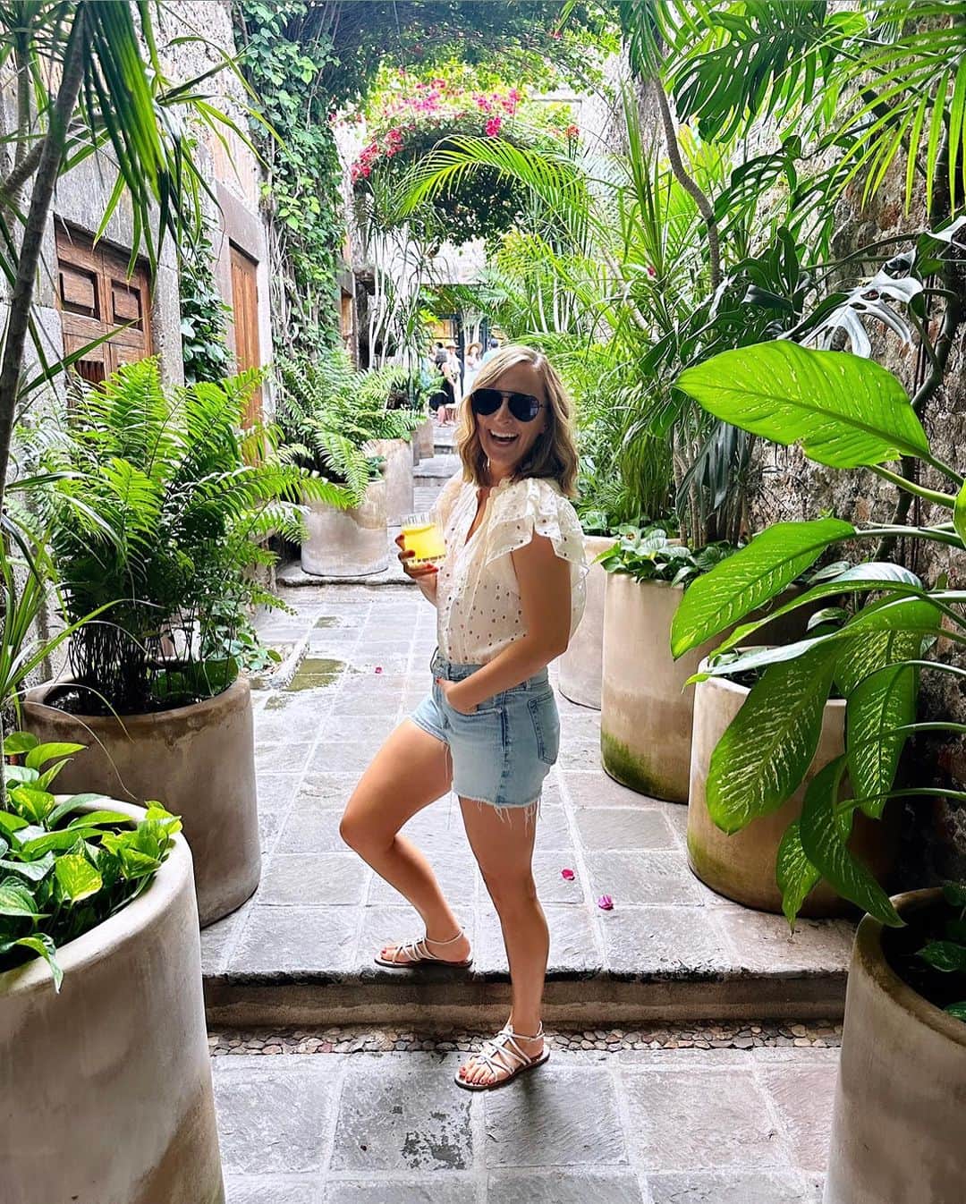 Gaby Dalkinのインスタグラム：「Tequila girl summer @casadragones」
