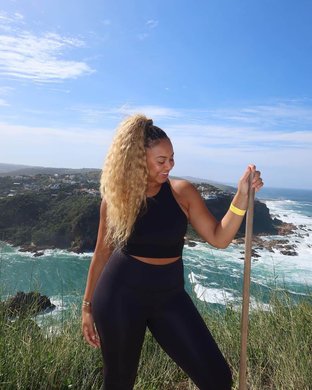 Nia Sioux Frazierさんのインスタグラム写真 - (Nia Sioux FrazierInstagram)「me 🤝 nature   Hiking at the Featherbed Nature Reserve has been one of the highlights of my trip to South Africa. #hosted #ABDinSouthAfrica @adventuresbydisney」8月27日 5時40分 - niasioux