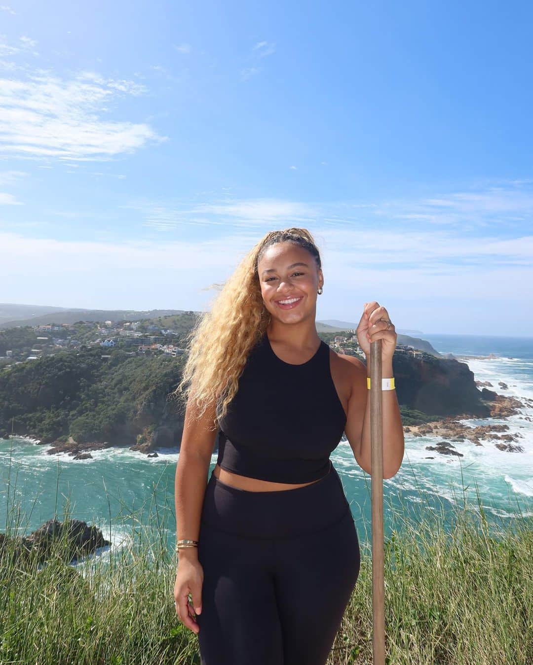 Nia Sioux Frazierのインスタグラム：「me 🤝 nature   Hiking at the Featherbed Nature Reserve has been one of the highlights of my trip to South Africa. #hosted #ABDinSouthAfrica @adventuresbydisney」