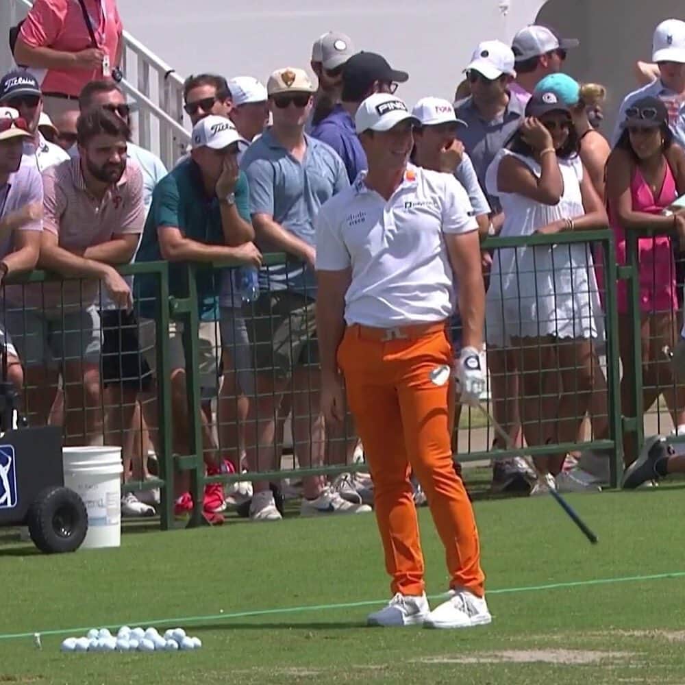 チョン・インジさんのインスタグラム写真 - (チョン・インジInstagram)「Viktor Hovland's rocking the @cowboygolf orange pants for his @TOURchamp third round. 🔥🤠」8月27日 4時07分 - golfchannel