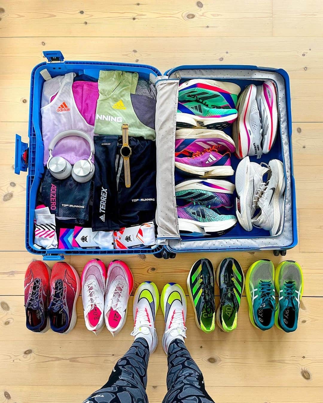 runplanetのインスタグラム：「Sometimes you need to make a hard decision🤔Text us if you want to be posted @runplanet👈  Which pair would you pick?👇  Photo by @jonathanwindfeld」