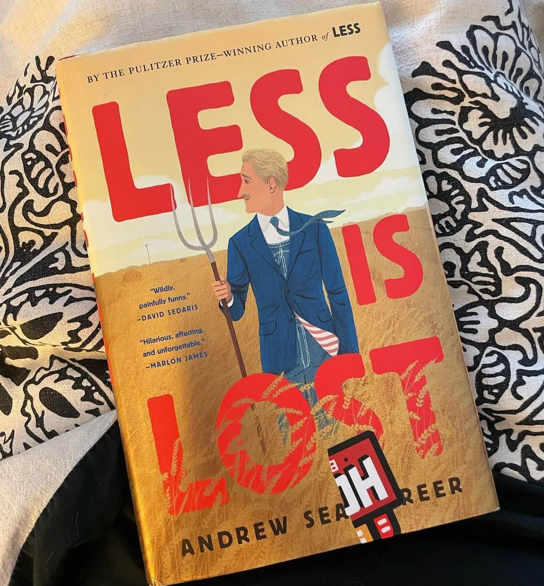 ジュディ・グリアのインスタグラム：「Dear Arthur Less,  I love you, I love reading about you, I love when you’re lost, I love when you get found. Looking forward to more!  (@asgreer will there be more? p.s. could we be related?)  @littlebrown @asgreer #reading #readingrecap #lessislost #andrewseangreer #littlebrownandcompany」