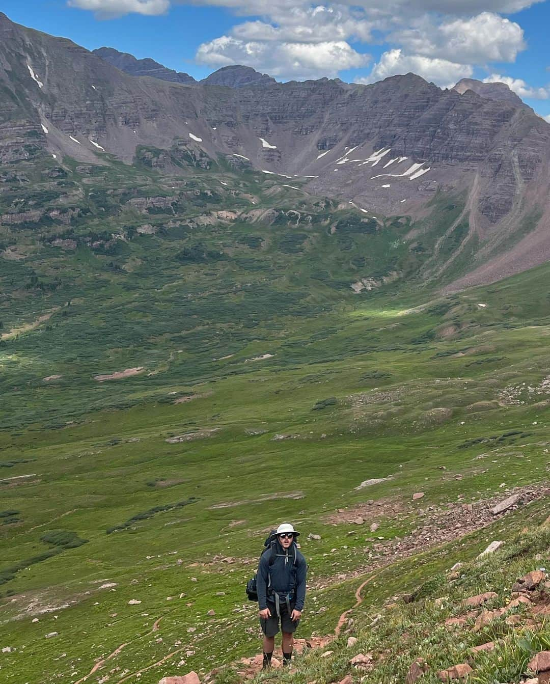 Nolan Gouldさんのインスタグラム写真 - (Nolan GouldInstagram)「Four Pass Loop - Maroon Bells, Colorado. 26 miles, more oatmeal packets than can be counted. Aliens were definitely seen.」8月27日 4時32分 - nolangould