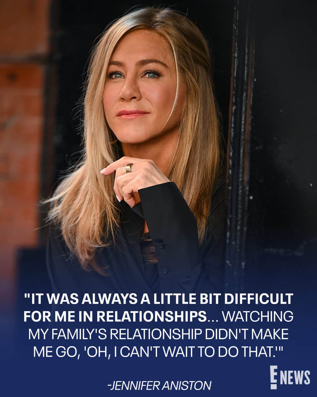 E! Onlineさんのインスタグラム写真 - (E! OnlineInstagram)「Jennifer Aniston is opening up about how her parents' divorce has impacted her own relationships. She shares why it's sometimes "easier" to be single at the link in bio. (📷: Getty)」8月27日 5時00分 - enews