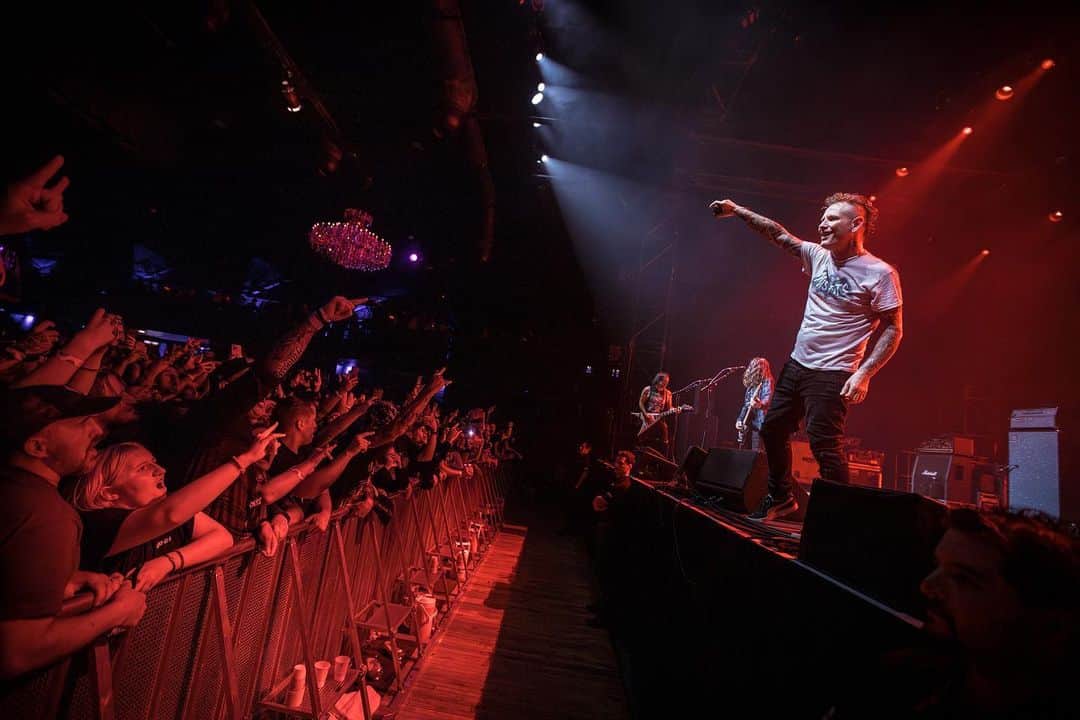 のインスタグラム：「Denver, that’s how we do it. 🔥 Incredible first night of the tour.  Next stop: Kansas City tomorrow, followed by Minneapolis on Monday.」