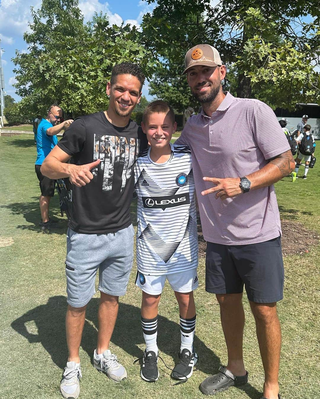 クリント・デンプシーさんのインスタグラム写真 - (クリント・デンプシーInstagram)「Family ✌️」8月27日 5時02分 - clint_dempsey