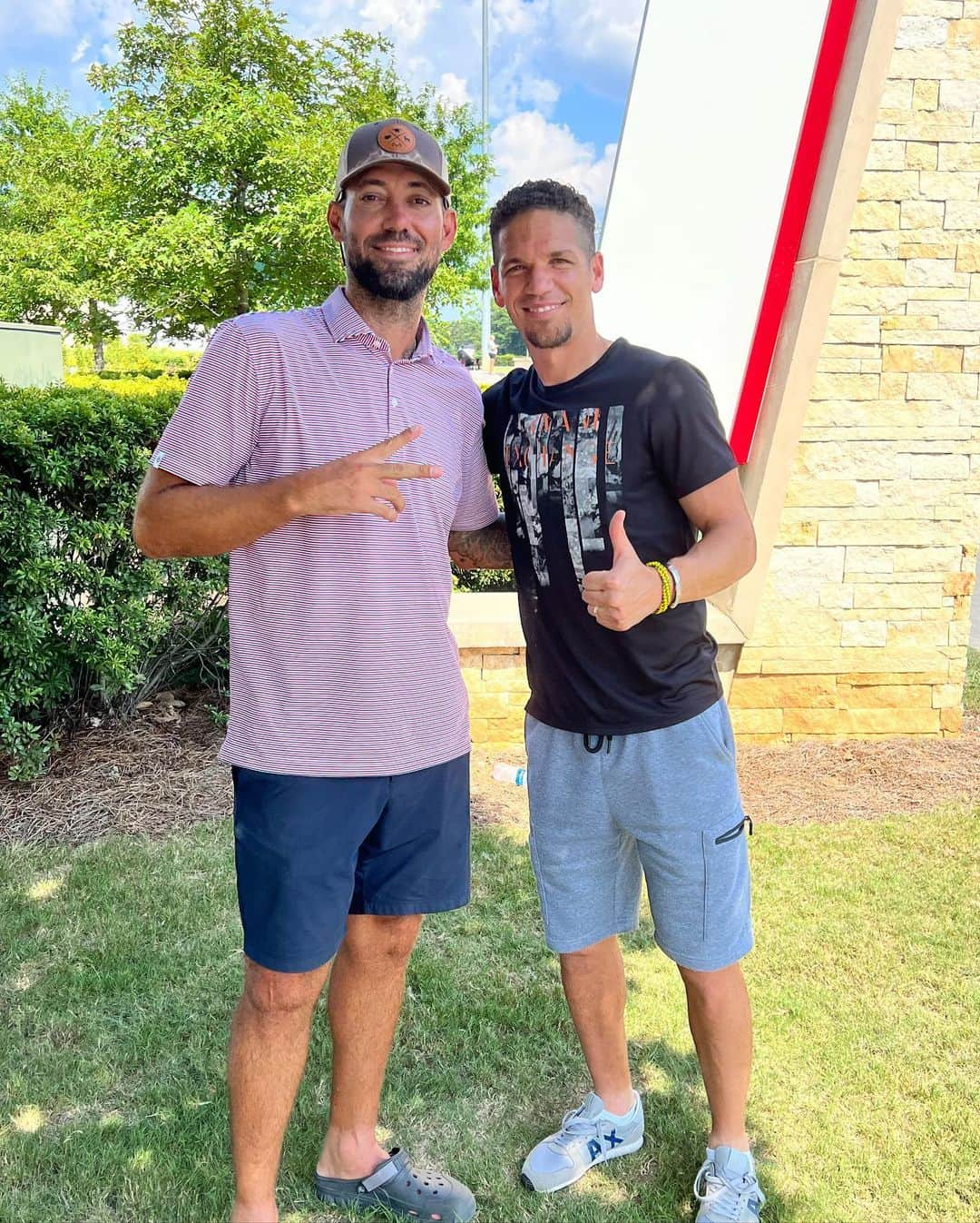 クリント・デンプシーさんのインスタグラム写真 - (クリント・デンプシーInstagram)「Family ✌️」8月27日 5時02分 - clint_dempsey