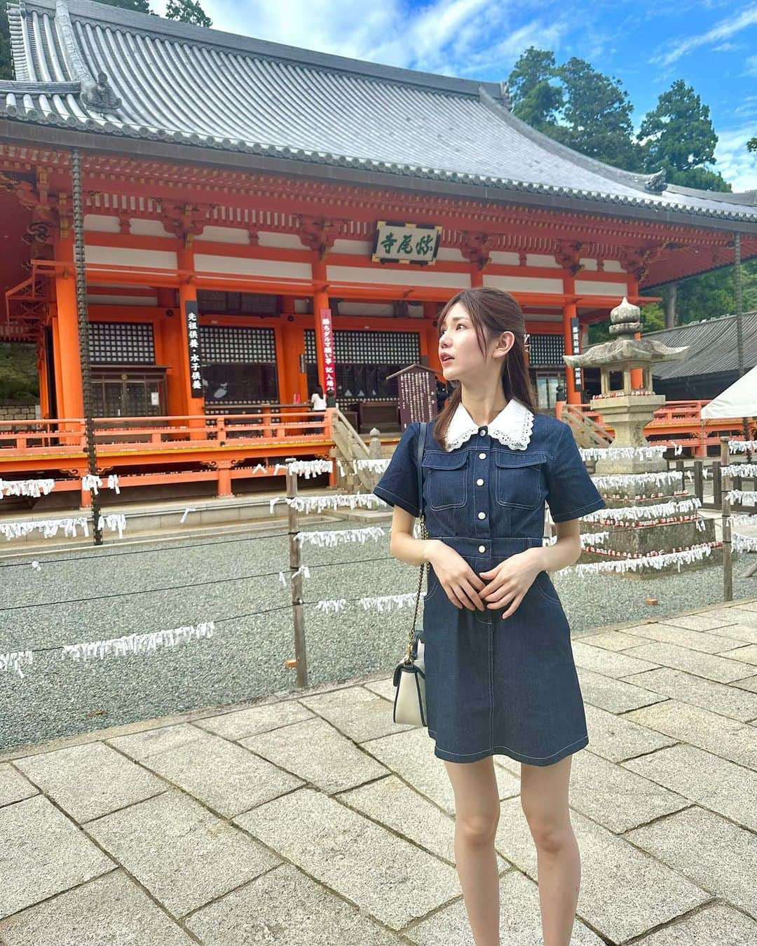 IKUMIさんのインスタグラム写真 - (IKUMIInstagram)「🫶 箕面の勝尾寺行ったんだけど 近くにライトアップした滝や神社もあるみたいだから そっちなも行きたい😕☝🏻💞  .  #勝尾寺 #箕面#箕面市 #北摂#吹田#豊中#茨木 #梅田#難波#心斎橋#神社巡り #神社巡り好きな人と繋がりたい #asiangirls #asianbeauty #asianmodel #japantravel #大阪旅行#大阪観光#モデル体型#韓国コーデ#韓国ファッション #韓国ファッションコーデ #韓国服#韓国服通販 #ミニスカート#ミニスカ#randy#デニム #かわいい女の子 #きれいめカジュアル」8月26日 20時35分 - miiiino3o