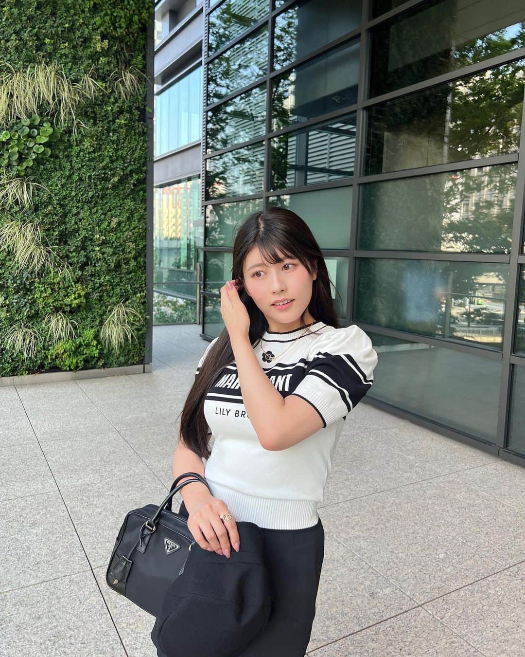 ちとせよしののインスタグラム：「ケーキ食べた日🍰♡ このトップスやっぱり可愛かった~🤭  #maryquant #lilybrown #ca4la #ピンクメイク #東京ランチ」