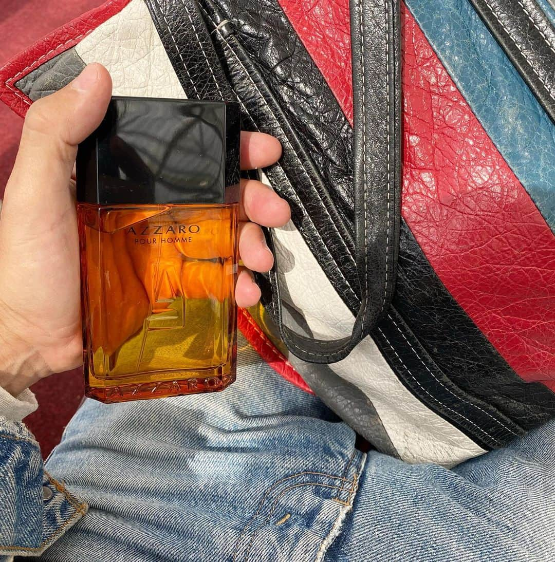 オリヴィエ・ザームのインスタグラム：「My parfum since I’m a teenager. Unchanged (or I did not noticed the changes)」