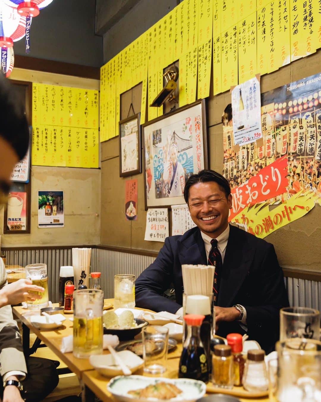 高田朋佳さんのインスタグラム写真 - (高田朋佳Instagram)「I be on my suit & tie… Great summer night with #背広散歩 Suit: @t.takada_prod_by_ring_jacket   Ph: @shige_mot0   #suitstyle #japanesedandy #japanesestyle」8月26日 20時56分 - tomoyoshi_takada