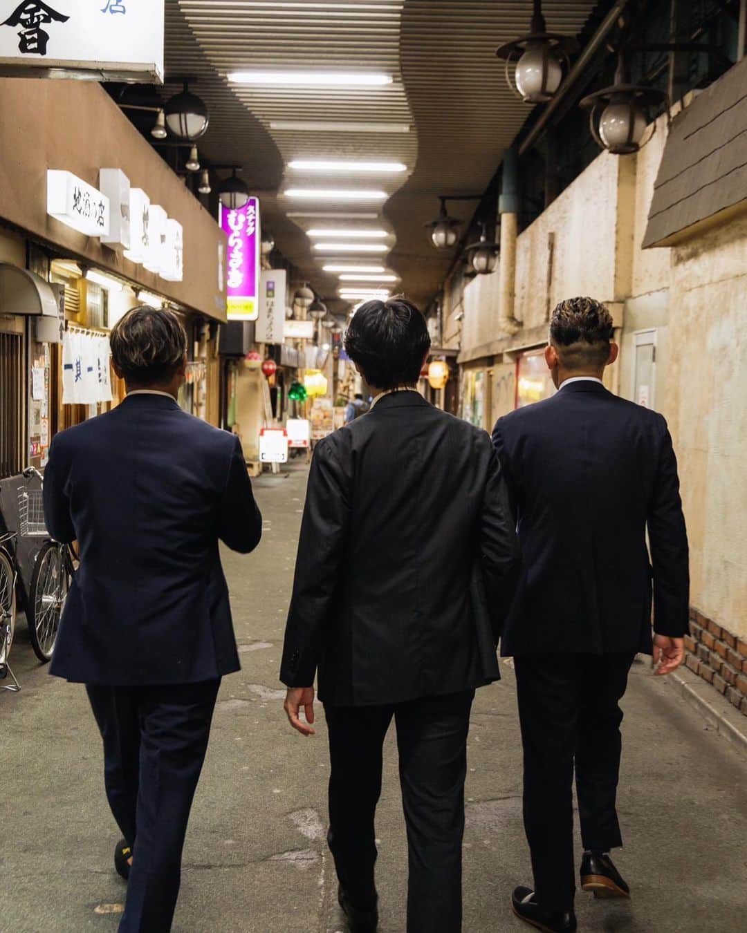 高田朋佳さんのインスタグラム写真 - (高田朋佳Instagram)「I be on my suit & tie… Great summer night with #背広散歩 Suit: @t.takada_prod_by_ring_jacket   Ph: @shige_mot0   #suitstyle #japanesedandy #japanesestyle」8月26日 20時56分 - tomoyoshi_takada