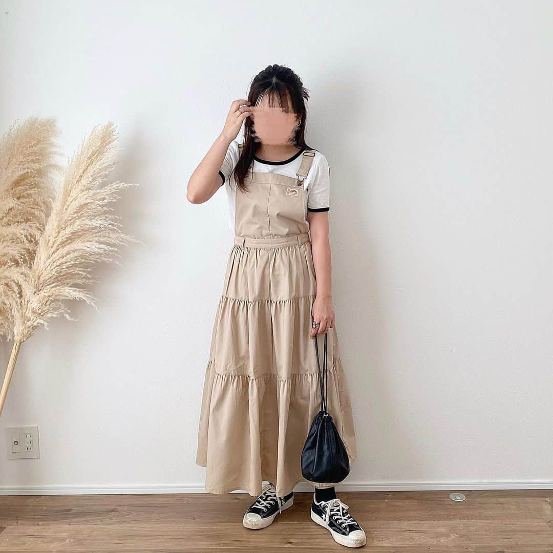 haruのインスタグラム：「ㅤㅤㅤㅤㅤㅤㅤㅤㅤㅤㅤㅤㅤ ㅤㅤㅤㅤㅤㅤㅤㅤㅤㅤㅤㅤㅤ めちゃくちゃかわいいサロペットワンピース👗♡  スカートとしても使える２wayなの 素晴らしすぎる .. 🥹💓 なので２パターン撮ってみました☺️✨  １コーデめはちび🐻くんとシミラーに🤎 ヘアアレンジは最近ハマってる カチモリのハーフアップ🌱  胸元のJavaタグもかわいい🏷🤍 ㅤㅤㅤㅤㅤㅤㅤㅤㅤㅤㅤㅤㅤ  秋になったらスウェットとかと合わせるのも良いね🍁♡  ㅤㅤㅤㅤㅤㅤㅤㅤㅤㅤㅤㅤㅤ @classicalelf_official 2wayティアードサロペットワンピース ベージュ / 153cmでMサイズ  #クラシカルエルフ #classicalelf #エルフコーデ #タイアップ #java #ジャバ #uniqlo #gu #zara #ユニクロ #ジーユー #ザラ #zozo #zozotown #zozo購入品 #zozotown購入品 #サロペット #ジャンパースカート #ジャンスカ#プチプラ#プチプラコーデ#骨格ウェーブ」