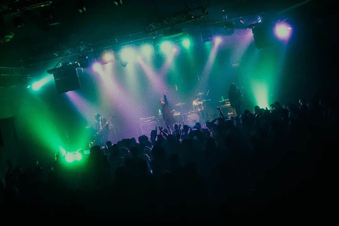 THE NOVEMBERSさんのインスタグラム写真 - (THE NOVEMBERSInstagram)「The Novembers ✕ TYNT "Round Trip"  – 香港公演 – 「廻」  @the_novembers  Organiser:  @exclamusic  Ticketing Partners: @tickcats  @white_noise_records  @infree.records   Photographer:  @moolai_with_noise」8月26日 21時06分 - the_novembers