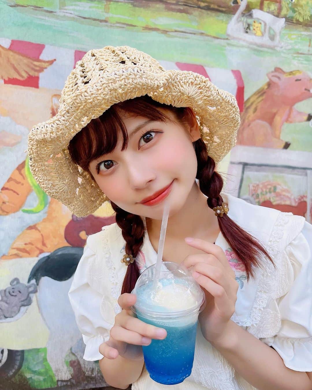 のインスタグラム：「今日の気分はメルヘン🌼  井の頭公園行ってきたよ〜！  まだまだ夏を満喫したい🥹  #でんぱ組inc #鹿目凛 #ぺろりん #アイドル #公園 #井の頭公園 #吉祥寺 #メルヘン #麦わら帽子 #夏 #夏休み #夏ラストスパート」