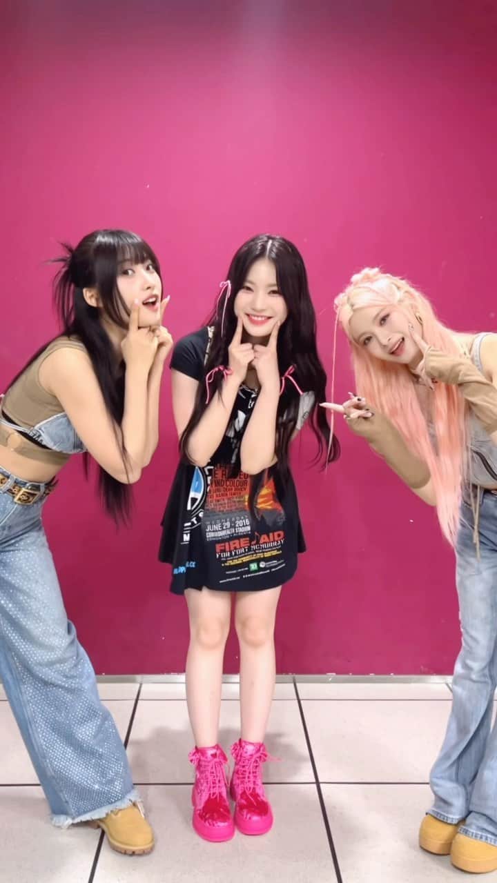 EVERGLOWのインスタグラム：「냥이사와 함께 하는 CSC 챌린지💜 #EVERGLOW #에버글로우 #시현 #SIHYEON #이런 #YIREN #STAYC #스테이씨 #ISA #아이사 #ALL_MY_GIRLS #SLAY #CSC_Challenge」
