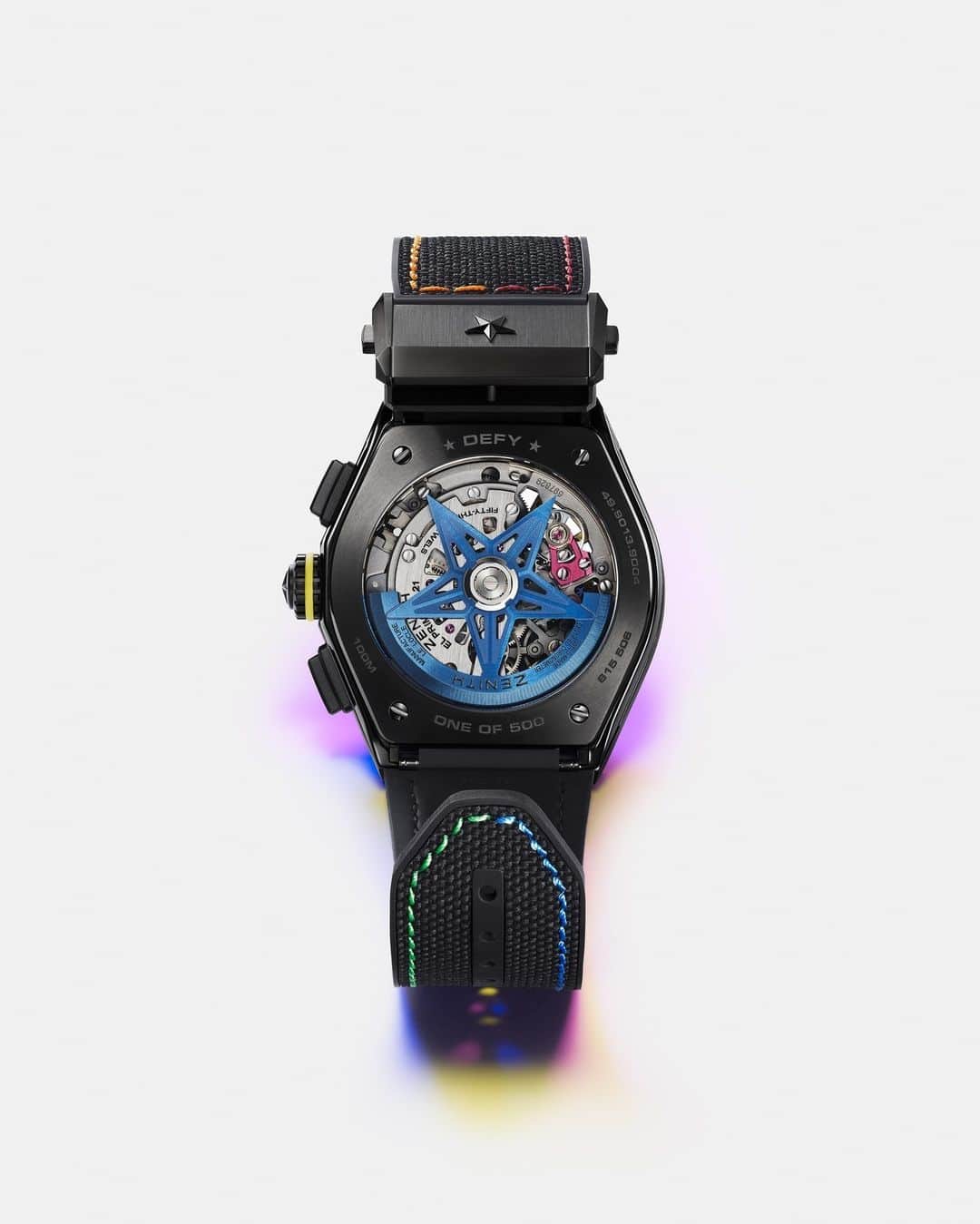 ゼニスのインスタグラム：「#Defy21Chroma: Light and velocity, pushed to the extreme. In the DEFY 21 Chroma II, each bridge of the El Primero 21 automatic high-frequency 1/100th of a second chronograph movement is finished in a different metallic colour, following the gradient of the dial’s markers.」