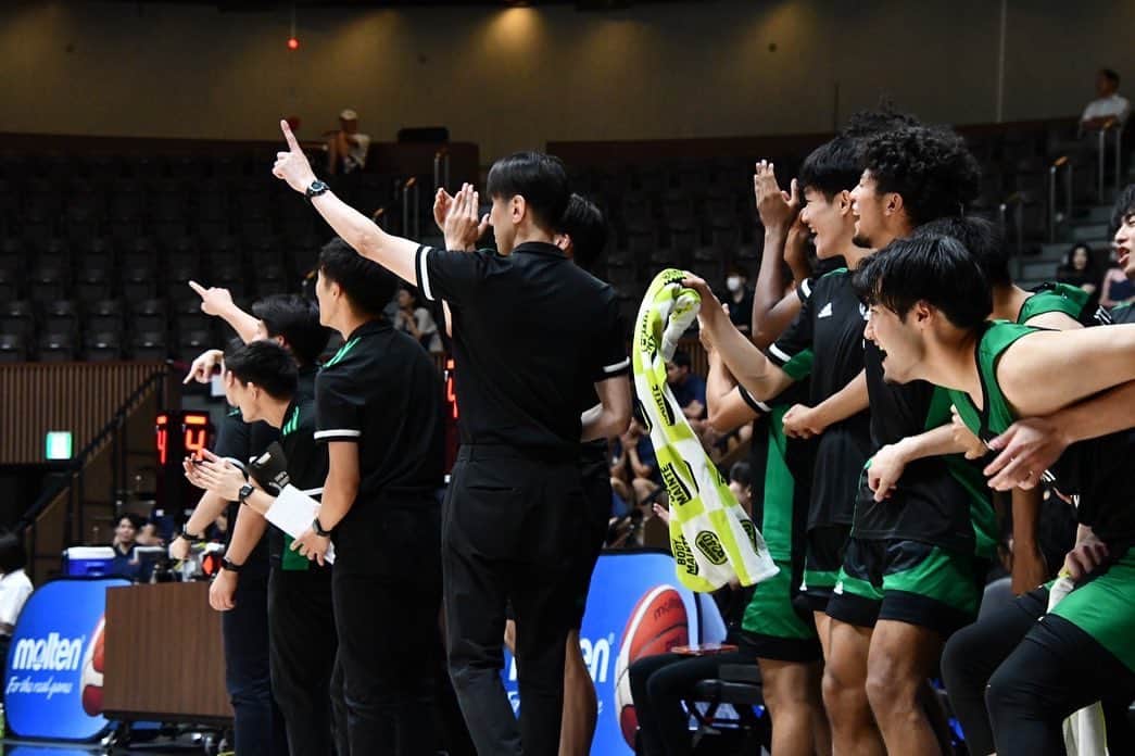 網野友雄のインスタグラム：「関東大学バスケットボールリーグ戦が開幕しました！学生達と一緒に成長したいと思います！ #オータムリーグ #大学バスケ #白鷗大学」