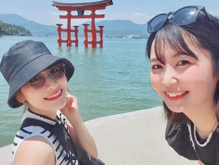 猪狩ともかさんのインスタグラム写真 - (猪狩ともかInstagram)「⛩️⛩️ . . オールスターの帰りに 少し観光してきました🦌 . 厳島神社は車椅子でもまわりやすくて 美味しいものたくさんで 鹿もいるし素敵な場所だった〜✨ . . . #広島観光 #広島グルメ  #厳島神社  #惣田紗莉渚 ちゃん」8月26日 21時10分 - igari_tomoka