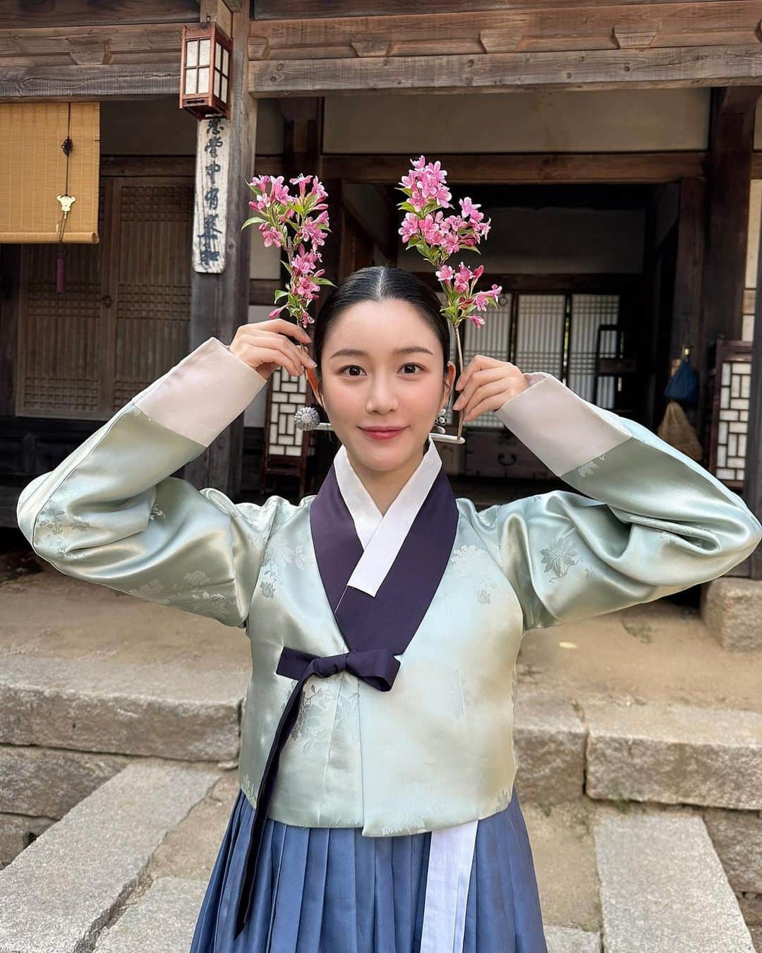 イ・ダインのインスタグラム：「히힣🥰 오늘은 안꼬질 은애」