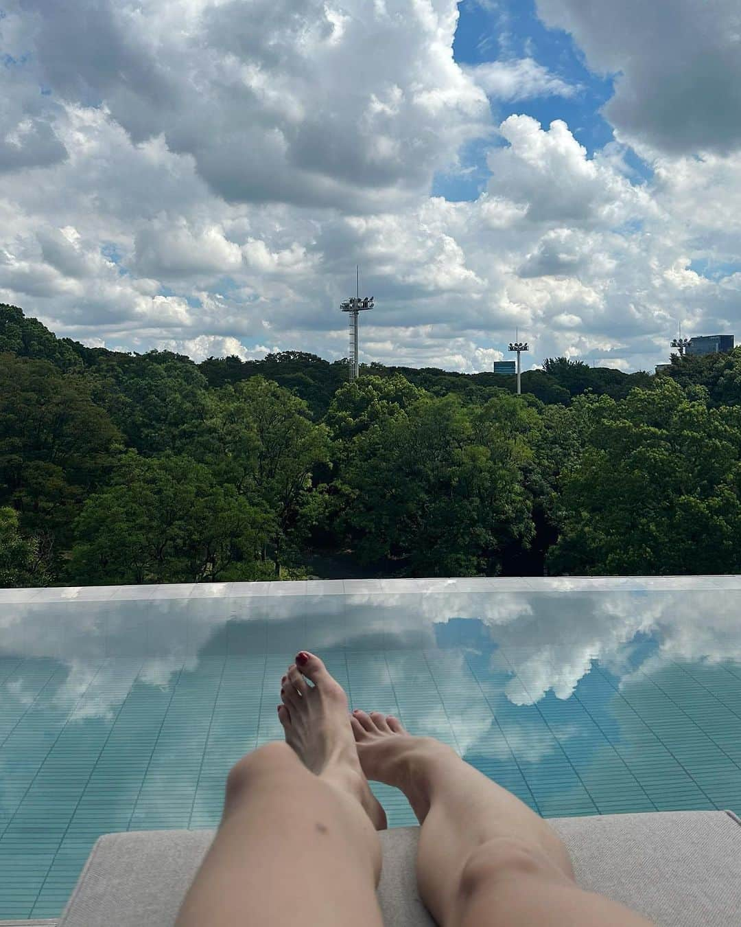 中田クルミさんのインスタグラム写真 - (中田クルミInstagram)「🏊 @trunkhotel_yoyogipark  A new and special space in Tokyo. #trunkhotel」8月26日 21時16分 - kurumi_nakata