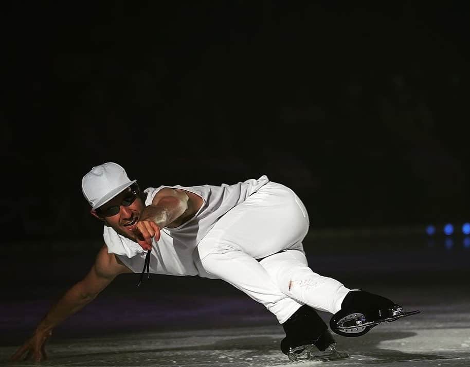 ジェイソン・ブラウンのインスタグラム：「😎😎😎  📸: @foi2023_official_account   #foi2023 #friendsonice #backstreetboys #adios #japan #shinyokohama #figureskating #skating #iceshow #show」