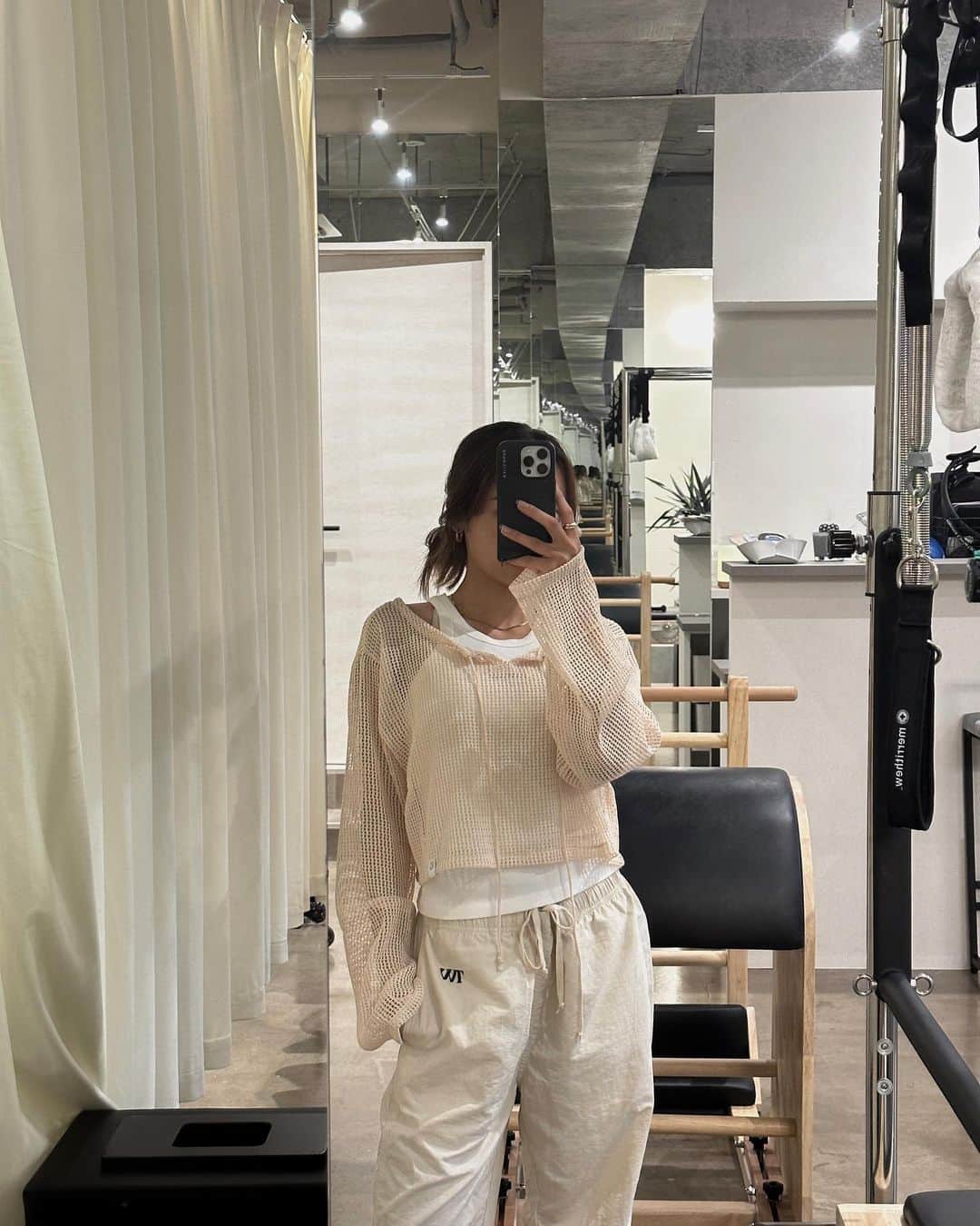 のインスタグラム：「昨日のコーデ🧋  tops :  @piscess_official @hana_official.kr  bottoms : @tw2021twtw  今日の夜ご飯は餃子じゃ〜🥟  .」
