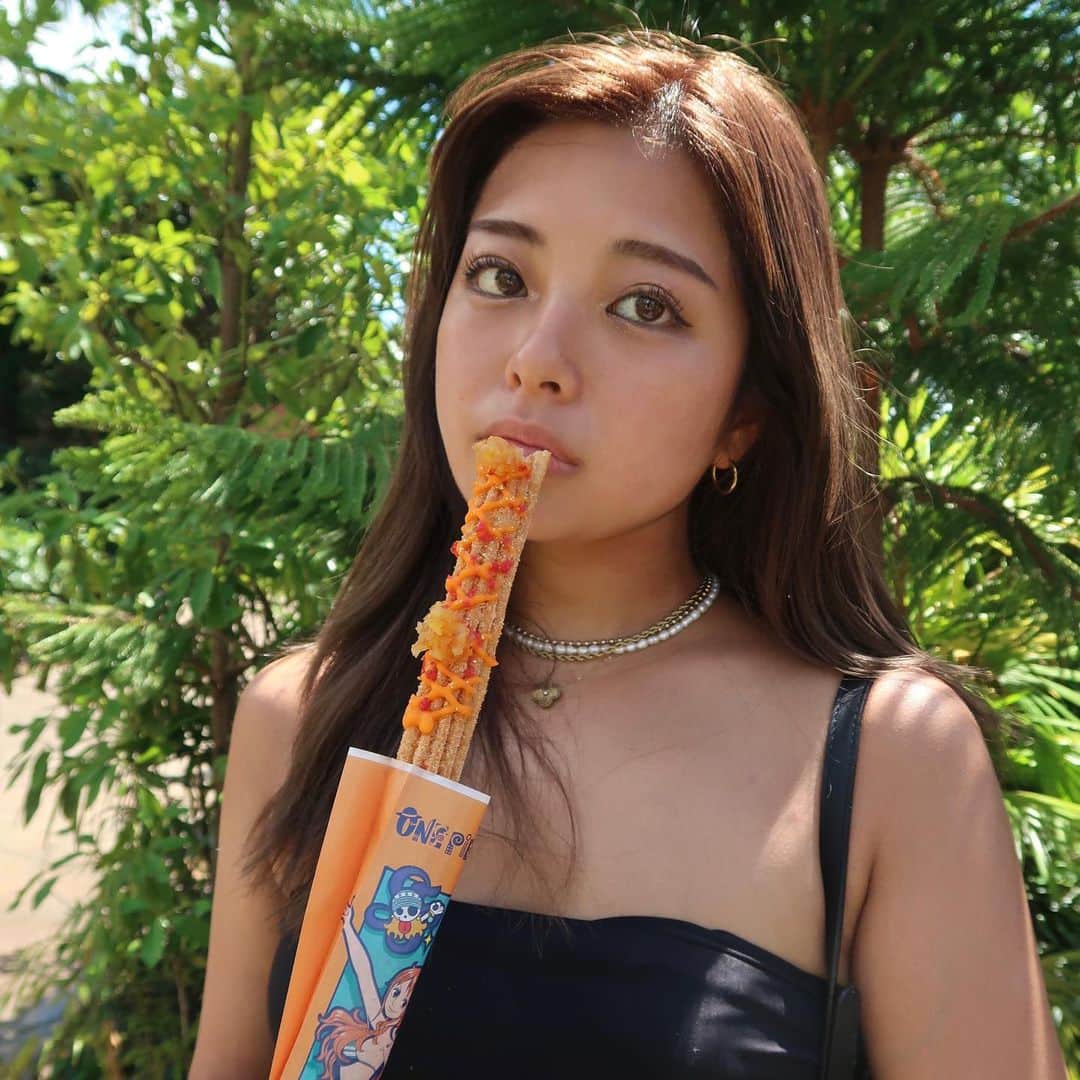 のインスタグラム：「36度炎天下の中、日差しを浴びながら並び 木漏れ日を探し求め、三千里 やっとの思いでナミチュロスを食べたのち、 夕方に雷と大雨。 ワタクシもしかすると。。。 クリマタクトを食べてしまったんじゃあないかしら❓」