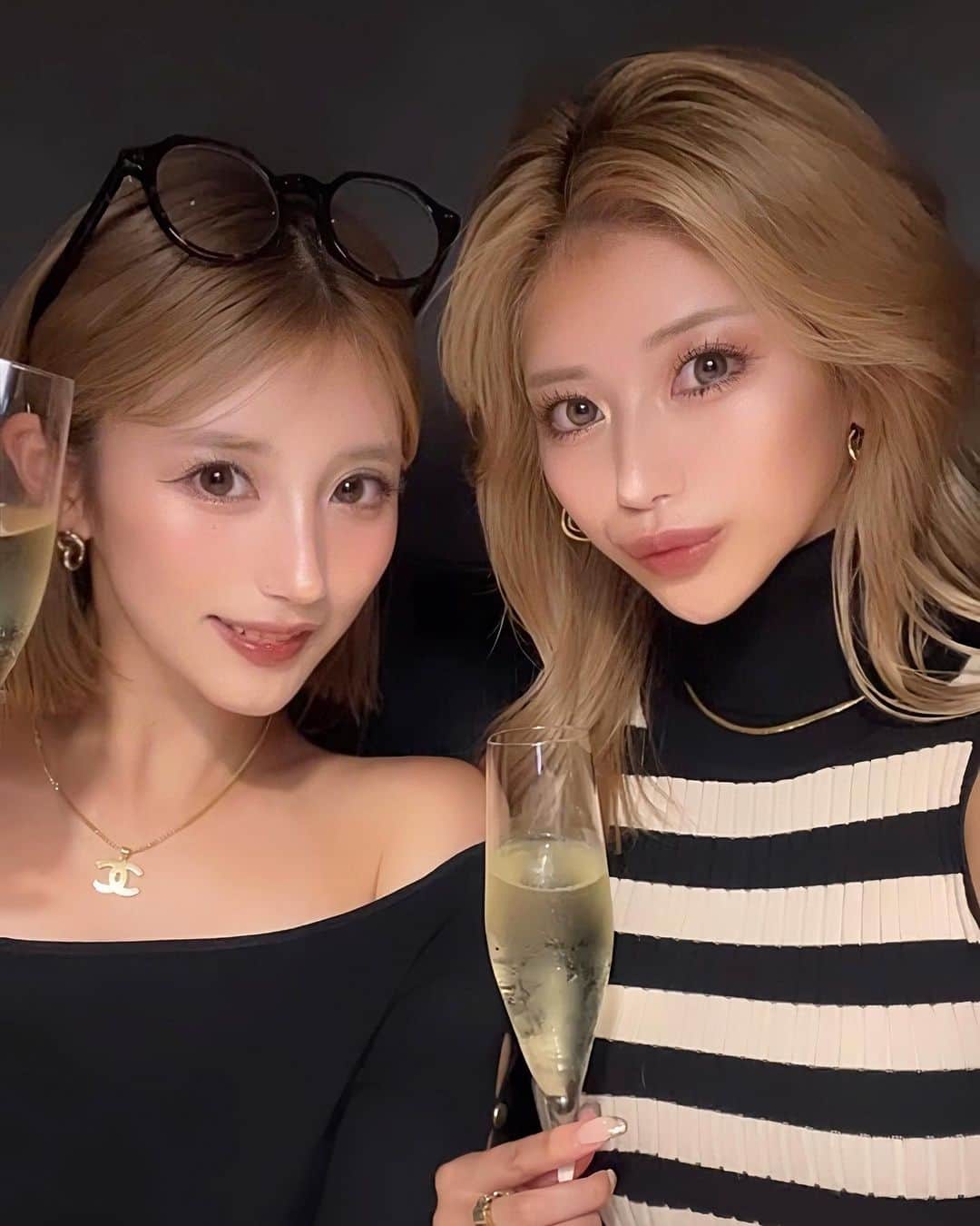 瀬戸南のインスタグラム：「𝐌𝐲 𝐁𝐢𝐫𝐭𝐡𝐝𝐚𝐲 🎂🍾  25歳になりました♡  今年も更に色んなことに挑戦して 周りの方々へ感謝の気持ちを忘れず 私らしい1年間にします🦋  お誕生日当日は @miku.ogushi ❤︎ 毎年盛大にお祝いしてくれて、 仕事もプライベートもたっくさんの 愛を本当にありがとう👭💞  @mizuho.04  わざわざ帰ってきてくれて だいすきな焼肉連れてってくれて キーリングもありがとう〜🥹🤍  だいすきな2人に会えて 幸せな25歳のスタート♡  はぁぁしあわせ！！！  #mybirthday」