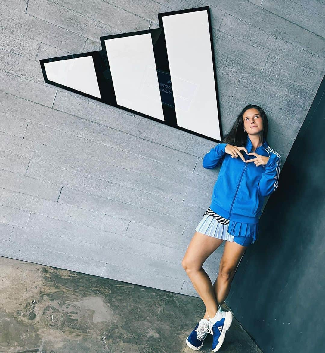 ダリア・カサトキナのインスタグラム：「This collection😍💙 @adidastennis #usopen」