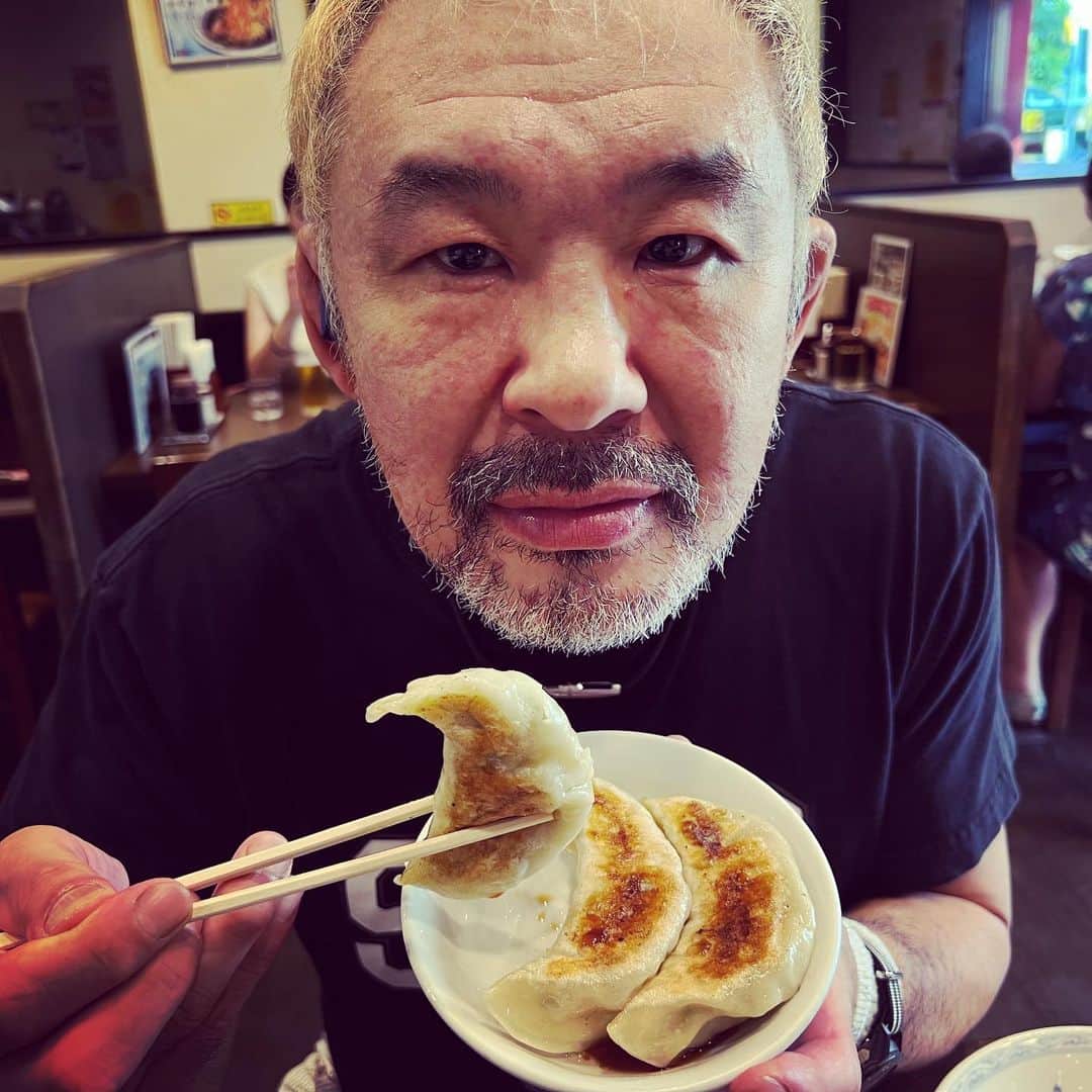 のインスタグラム：「. 【gyoza🥟Chinese dumplings】 . 練習終わりの食事。 餃子🥟で栄養をとります。 9.10QUINTET.4頑張るぞ、オーッ!!!!!! TEAM SAKURABAの皆さん、俺が出なくてもいいようによろしくお願いします。（中堅もしくは副将？のジャンボ和志） オーッ!!!!!! . #桜庭和志 #餃子 #QUINTET #QUINTET4」