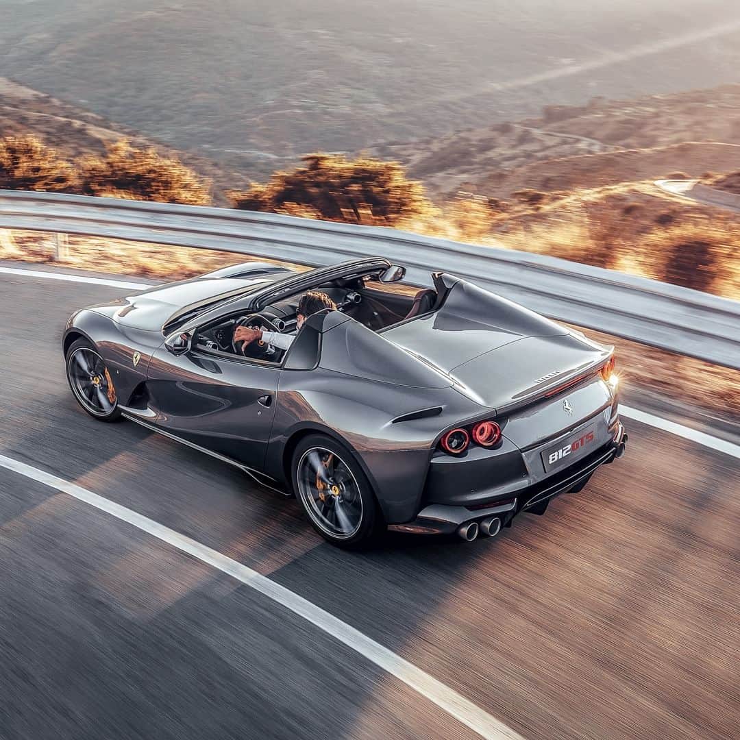 のインスタグラム：「Summer days call for open roads.   #Ferrari812GTS #DrivingFerrari #Ferrari」