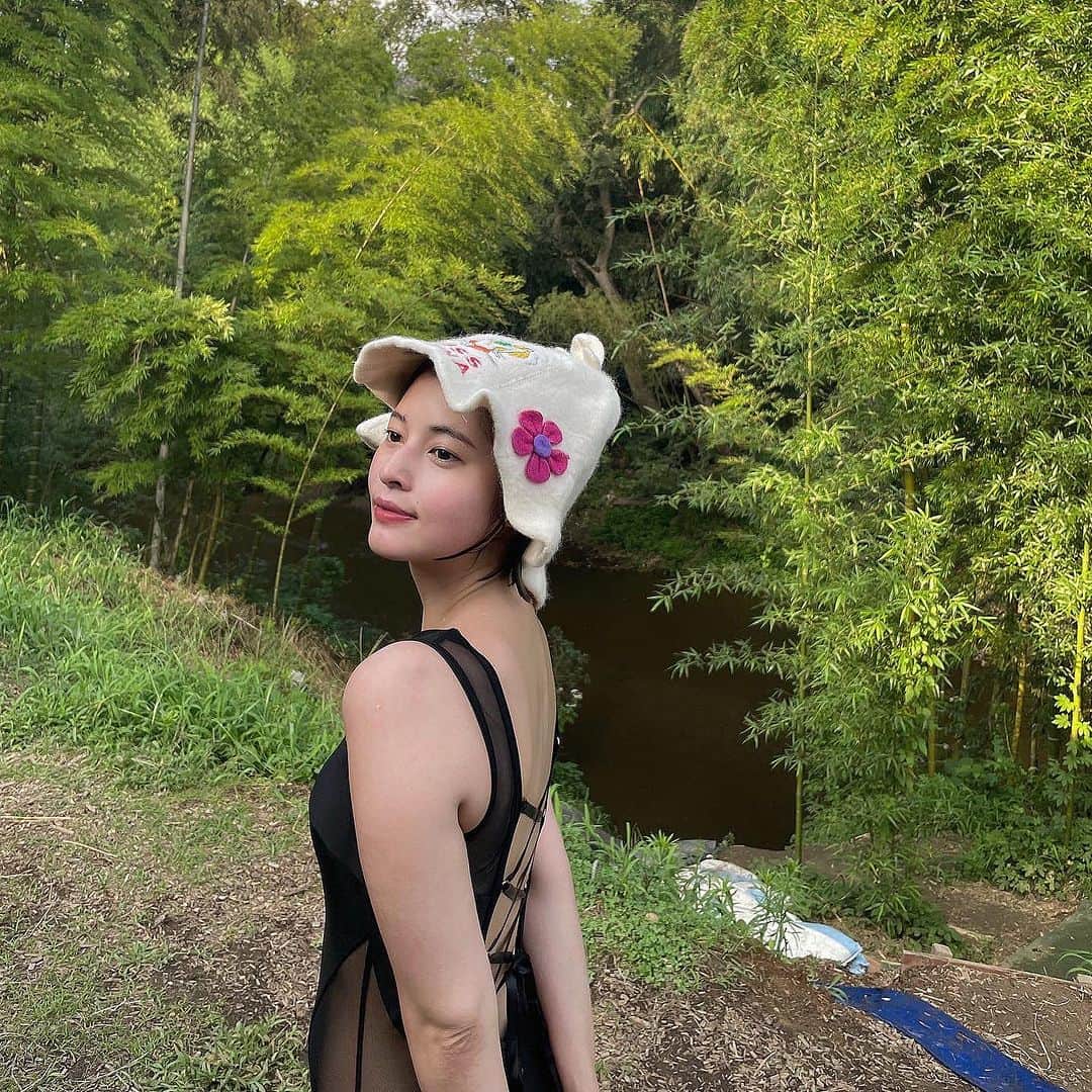 えなちぃのインスタグラム：「手ぶらで川サウナ🧖‍♀️ 都内からすぐだし、自然の音が心地よくて🍃 最高すぎた🥺❤️ めちゃくちゃいいリフレッシュ🌞」