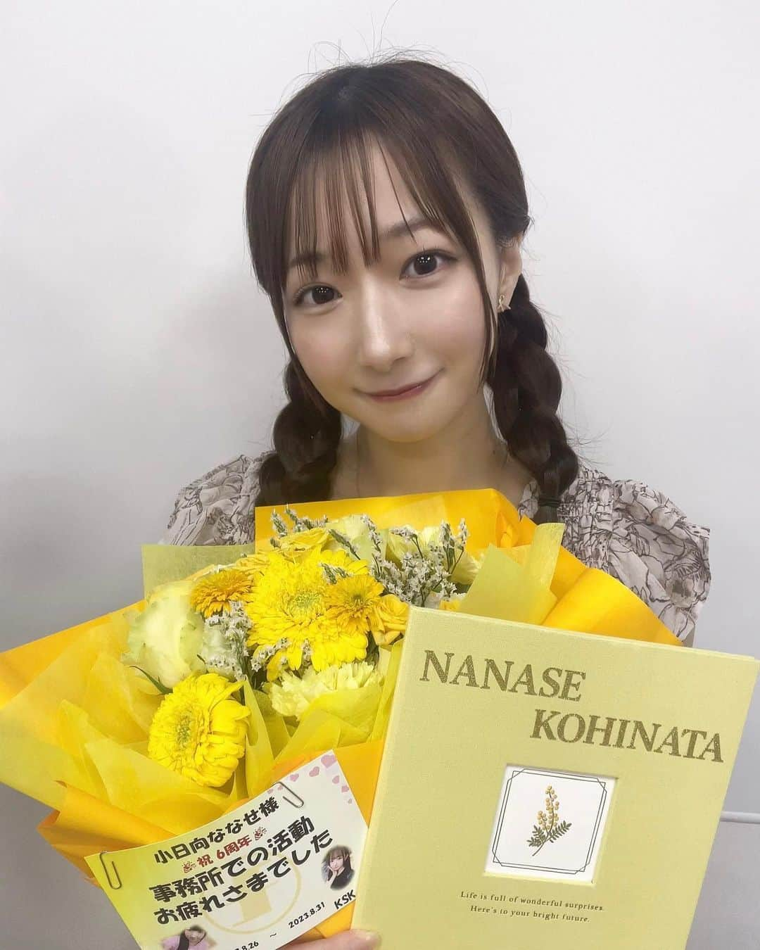 小日向ななせのインスタグラム：「事務所最後のイベント きてくださった皆様 ありがとうございました♡♡  久しぶりに会えたり話せたりするのはやっぱり楽しいね🥺✨ チェキとかサインとか久しぶりなことばっかりでたのしかたっ🥹💛  6年間お世話になった事務所だから寂しさでいっぱいだけど、最後までスタッフさんもファンの方も優しくて温かくて素敵な方ばかりで🥹🥹  別々の道にみんな行くけど仲間なのは変わらない✊  みんなの応援をこれからもよろしくお願いします🙇‍♀️  #japanesegirl #japanesemodel #gravure #gravureidol #グラビア #グラビアアイドル #idol #ビジョビ #偶像 #我的 #自拍 #粉我 #性感的 #模特 #約拍 #我的最愛 #正妹 #그라비아　#bikinimodel #bikinigirl #asiangirls #asianbeauty #巨乳 #水着 #ビキニ」