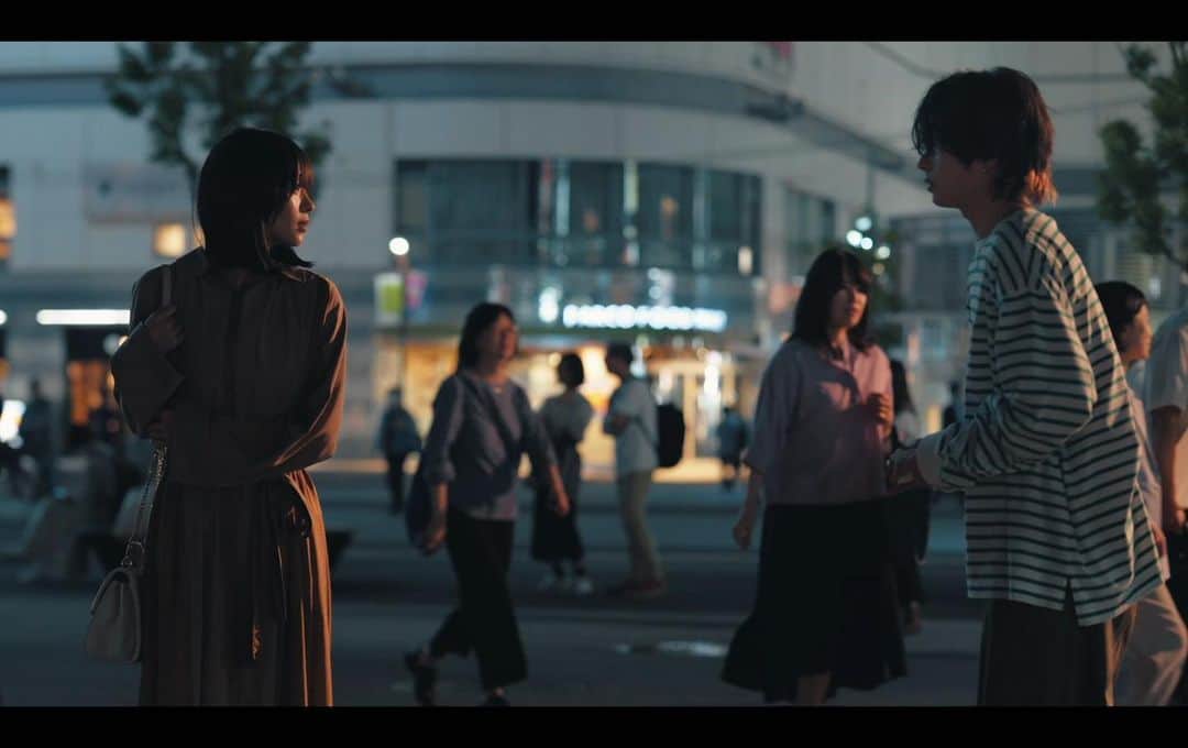 里々佳のインスタグラム：「#アラクオ　 第6話 一真とあかりのストーリーもどんどん進んでいます😊是非ご覧くださいまし！ TVerで今までの回をご覧いただけます 2人の出会いのシーン📷」