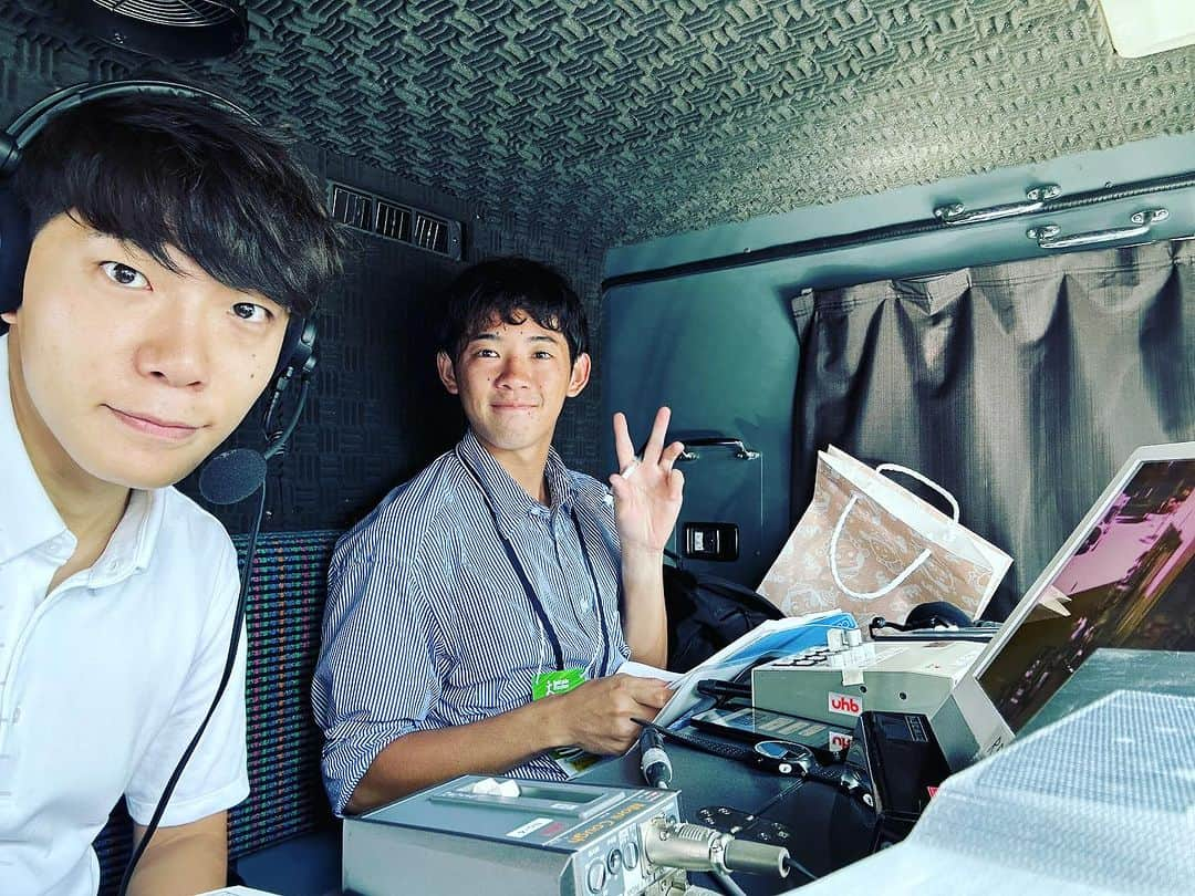 中村剛大さんのインスタグラム写真 - (中村剛大Instagram)「【 #北海道マラソン まであと1日🔥】  今日は、実際にスタジオを開き、移動車などを走らせて番組進行する【総合リハーサル】でした。  リハーサル後もすぐに取材や打ち合わせが立て続けにあり、資料作成などに邁進。  今もまだ準備しているアナウンサーやスタッフが大勢います。  取材した選手インタビューを文字に起こしてくれる新人の柴田アナと糸口アナ。  リポートとインタビュー担当の石野アナ。女子実況の福本アナ。総合司会の廣岡アナ。  実況、リポート、インタビューなど役割はそれぞれ違いますが皆が力を合わせて作り上げる番組が北海道マラソンです🏃‍♀️  エリートランナーだけではなく、2万人の市民ランナーもそれぞれの目標に向かって走る北海道マラソン。 UHBのアナウンサー達も頑張ります✨  私は男子の優勝争いをお伝えする第一放送車に乗り込んで実況します🎙  #北海道マラソン2023 はあす8/27(日) あさ8時25分〜11時15分( #UHB ) あさ8時28分〜11時15分( #BSフジ )  に放送です✨ #北海道 の夏の風物詩 2万人のランナーが #札幌 の街を駆け抜ける。コースは #東京五輪 を踏襲した レガシーコースを使用。 ぜひテレビで！沿道で！ご覧ください✨📺  #世界選手権 #世界陸上 だけじゃないよ #陸上 は #札幌 #北海道 #マラソン好きな人と繋がりたい  #マラソン #マラソン大会 #ON #ONジャパン #カネカスポーツスペシャル #カネカ #kaneka #隣は1キロラップ担当の北大陸上部の山口くん」8月26日 22時13分 - gotan1207