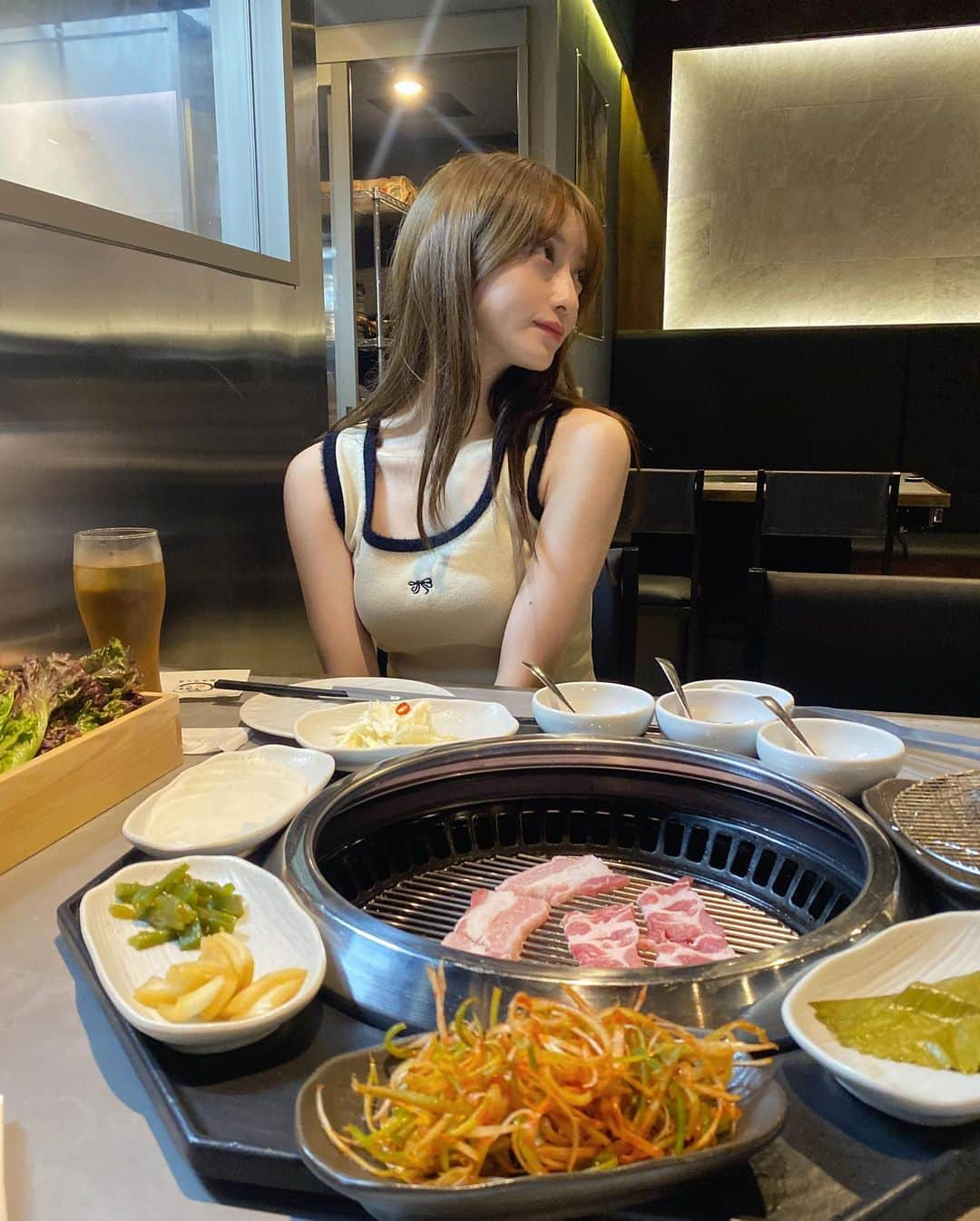 renさんのインスタグラム写真 - (renInstagram)「・ ・  夜中焼肉🕛🤤🩷  初生だこ🐙🍺  ・ ・」8月26日 22時24分 - _reeen_