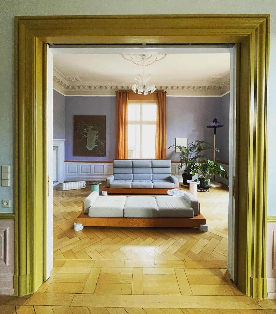 My Interiorのインスタグラム：「Just elegant by @graflings Art works by Michael sailstorfer @michaelsailstorfer , Studio prouvost  @studioprouvostsocialclub and Matteo Thun @matteothun」
