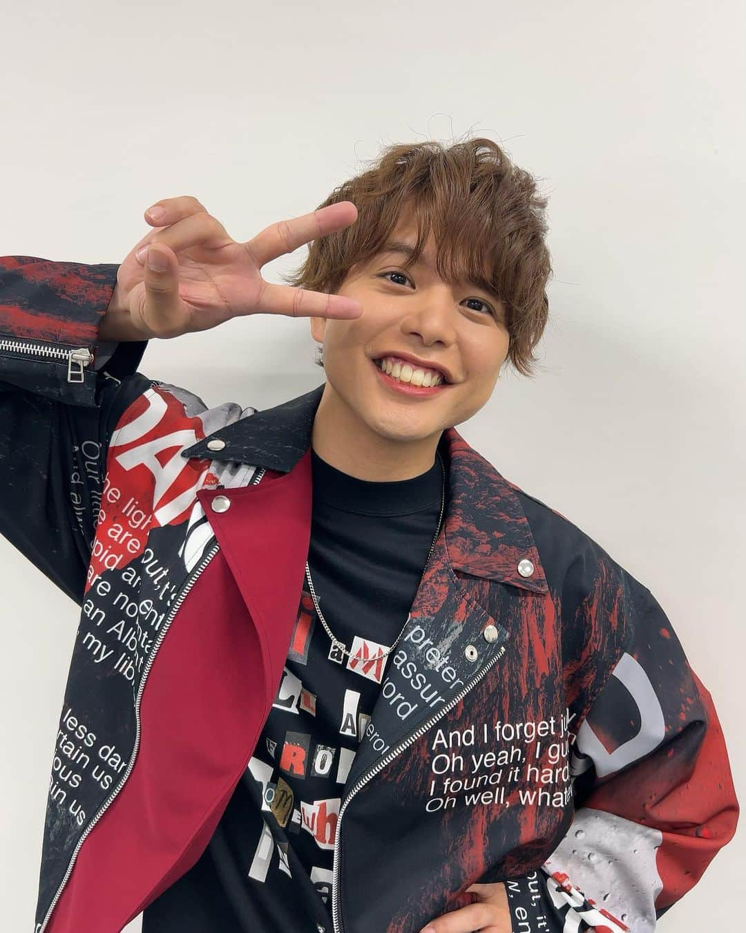 仲村宗悟のインスタグラム：「. Animelo Summer Live 2023 -AXEL- ありがとうございました✨  1. WINNER #ブルーロック ED主題歌 2. fist of hope #ウルトラマンレグロス 主題歌 3. imitation を披露させていただきました🎸  9/16のワンマンライブもぜひ遊びに来て下さいね🔥（スタッフ）  #anisama #アニサマ2023」