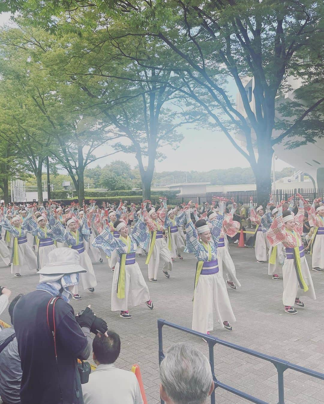 佐々木心音さんのインスタグラム写真 - (佐々木心音Instagram)「【スーパーよさこい 表参道元氣祭り】 4年ぶりの完全復活！  いやああああ最高だった！！！ パワーをすごくもらいました。  祭り女でよかった。  審査させて頂きましたが、 全てのチームが真剣で楽しんでいて、素敵でした。 暑い中本当にお疲れさまでした！！  幸せだ〜！！！！  #yosakoi #matsuri #japanese #superyosakoi #omotesando #harajuku #dance #happy #smile #☺︎  #actor #sasakikokone #kokonesasaki  #よさこい #スーパーよさこい #元氣祭  #表参道 #原宿 #日本伝統 #最高すぎた  #パワーもらった #祭り女 #審査員 #俳優 #佐々木心音 #日本の元氣」8月26日 23時06分 - sasakikokone