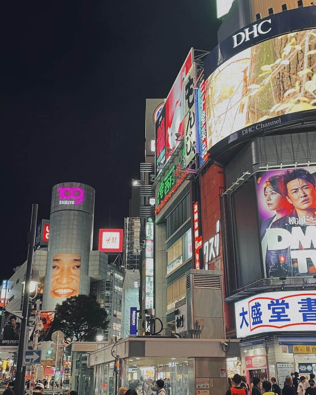 井上志帆子さんのインスタグラム写真 - (井上志帆子Instagram)「#tokyo#トーキョー のりってぃーとご飯🍺麻子とはお笑いライブへ！男気サトシにも会えて東京にいても福岡まみれでした  初日、行く予定だった劇団かもめんたるさんの舞台が中止になってしまったので下北沢でぶらぶら。暑いなか食べるカレー最高でした🍛🍺久しぶりに#下北grip にも！ ライブ前に会場で浪漫革命の月9流れててテンションあがった、そして笑った〜！  無限大ホールの大画面で福岡よしもとの人達が流れてきてひとりでニヤついてしまった。」8月26日 23時20分 - shiriko0316