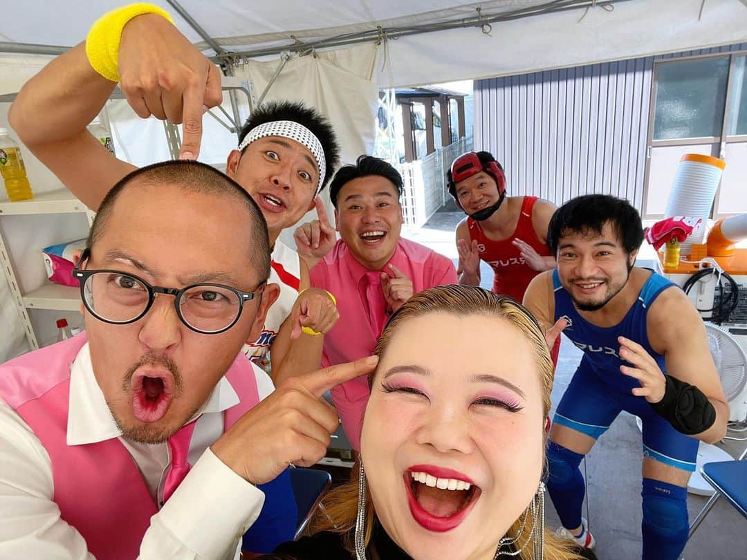 ゆめちゃんのインスタグラム：「24時間テレビ🌈🧡💛お笑いキャラバン隊で中部エリアをまわらせていただいております‼️明日もまわります！😆🚌✨. . . #24時間テレビ #お笑いキャラバン #お笑い #サンシャイン池崎 さん #アマレス兄弟 さん #ちゃんぴおんず #ゆめちゃん #お客さまみんなと出会えて #お笑いで明日へ繋げられて #嬉シカゴー‼️ #明日のために今日つながろう  #中京テレビ #朝生放送でます #シカゴの女 #人力舎 #芸人 #キャラ芸人チーム」